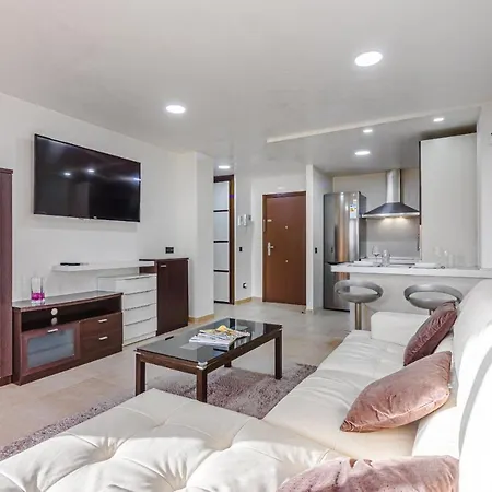 El Mocan 1 Bedroom *